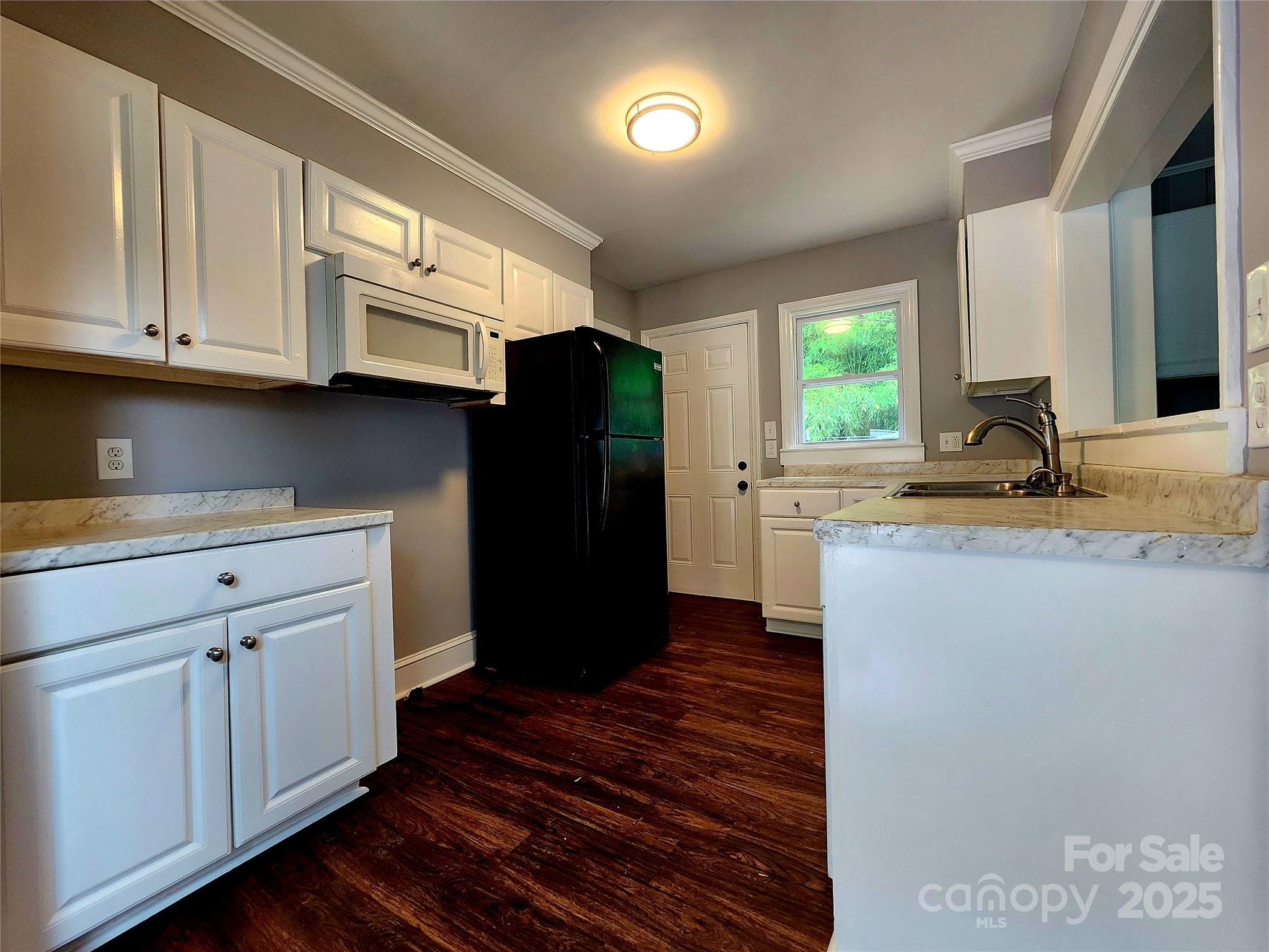 3337 Eastway Drive