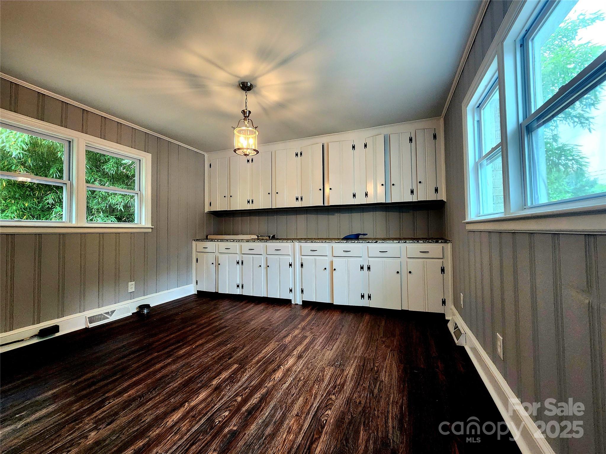 3337 Eastway Drive