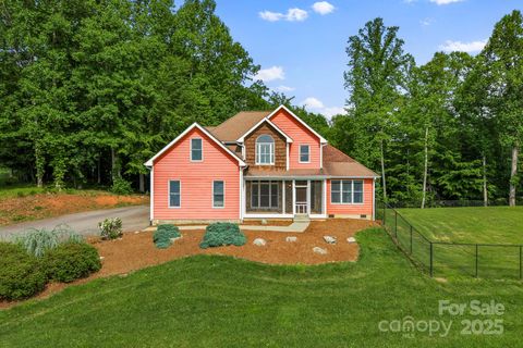 1586 Bull Creek Road Marshall NC 28753