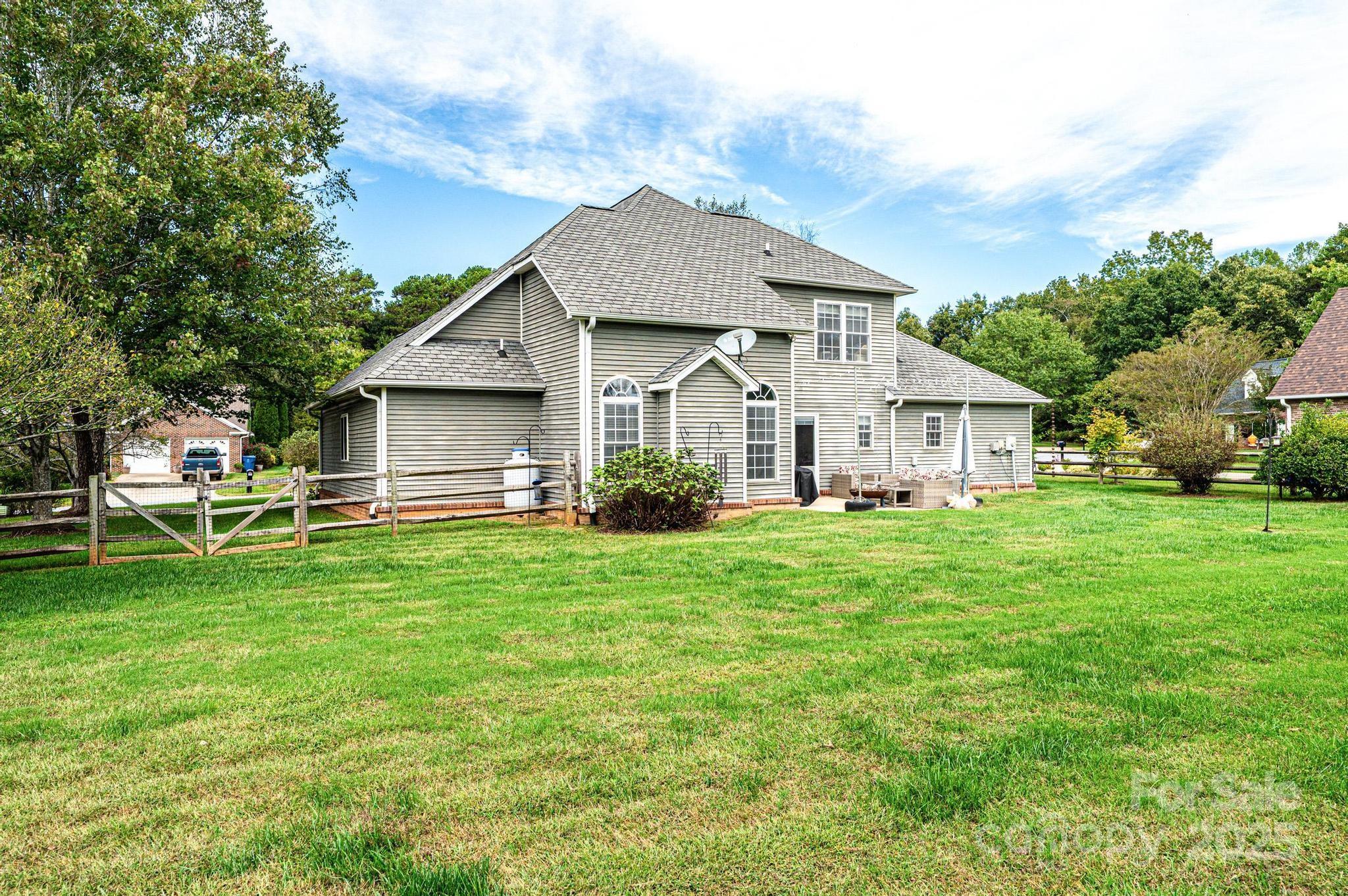 1472 Sweetbriar Lane