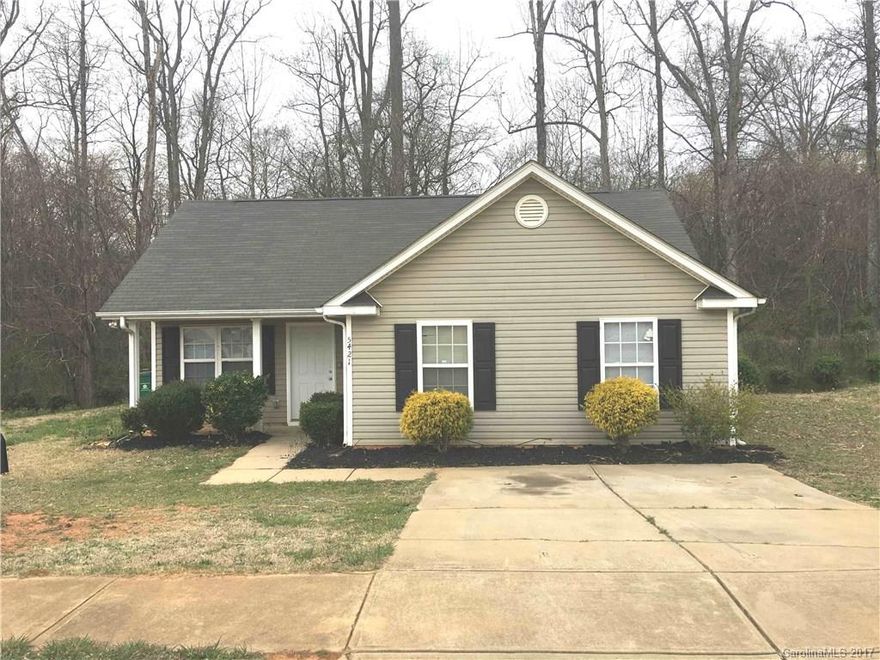 Great Rental! Great Price! This 3 bedroom ranch has a spacious/open layout. Enjoy great location near major roads and highways. Just minutes from Uptown! Won't last long!