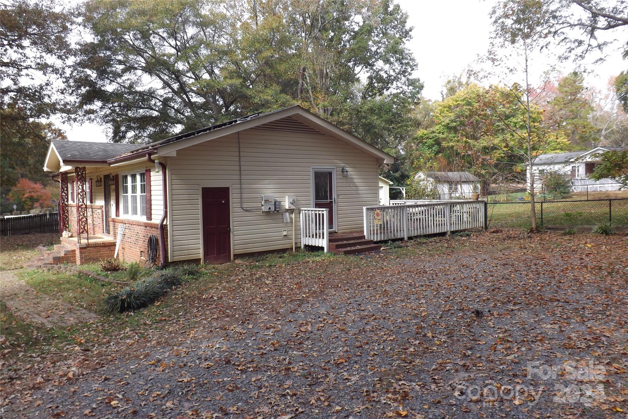 1572 W Lakewood Drive 19
