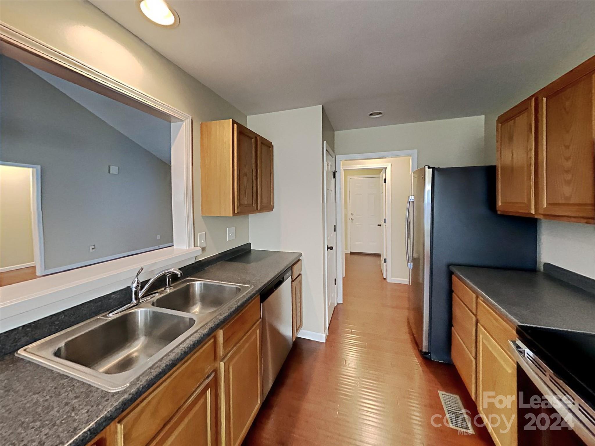 Dakota Woods - Residential Lease