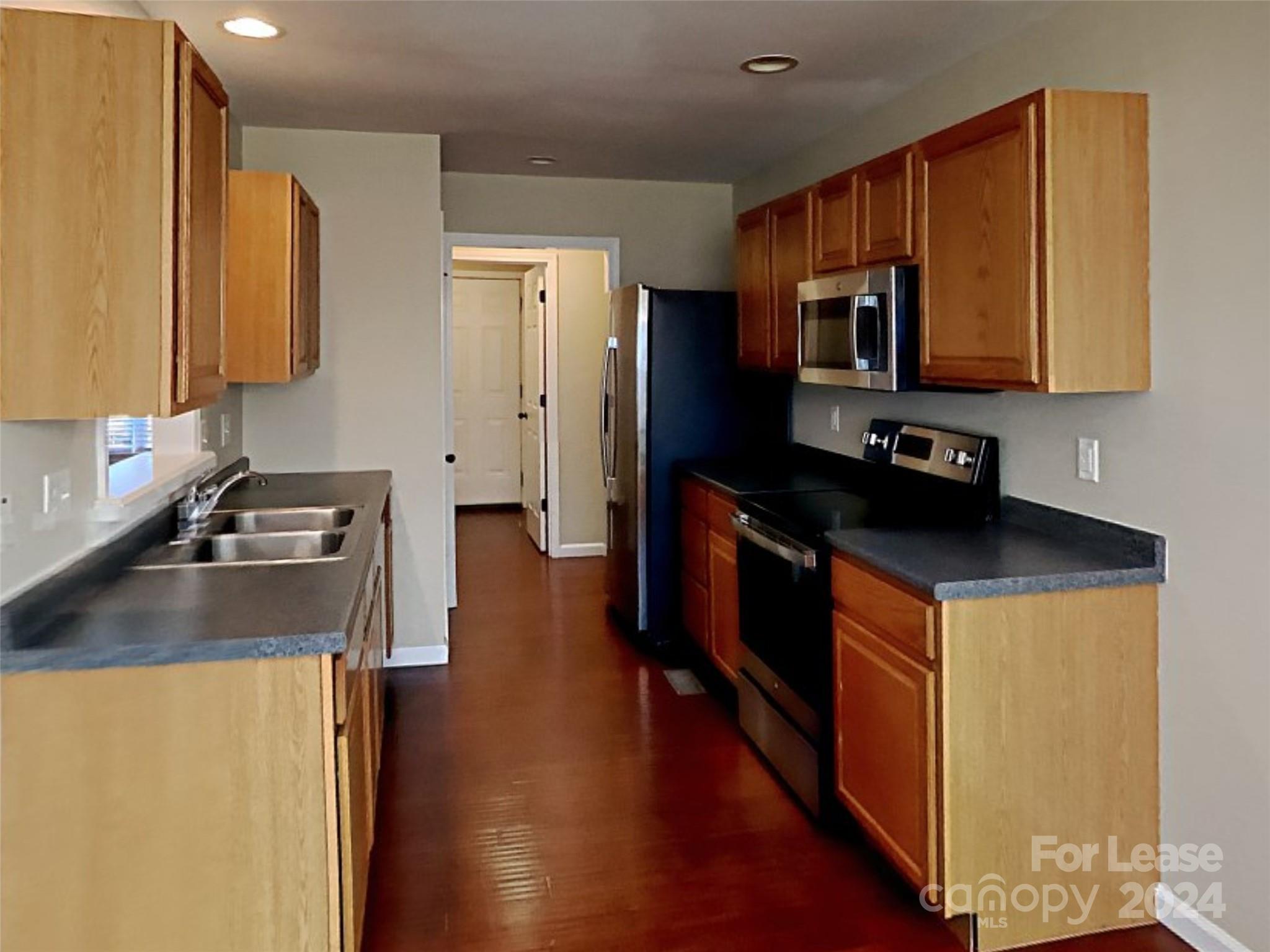 Dakota Woods - Residential Lease