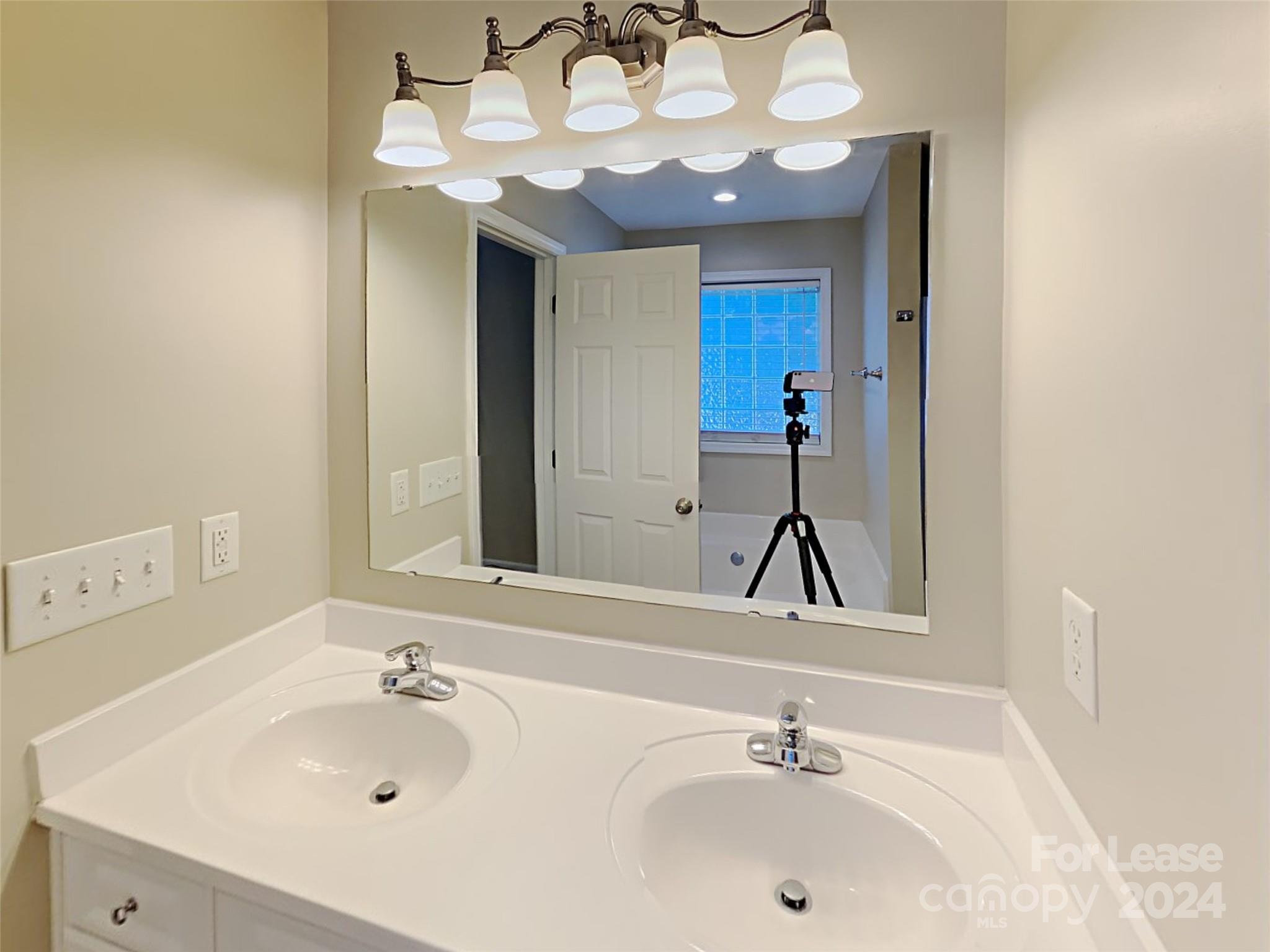Dakota Woods - Residential Lease