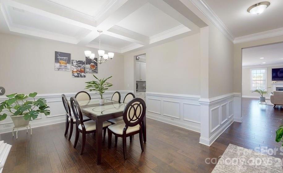 1502 Coffeetree Drive NW