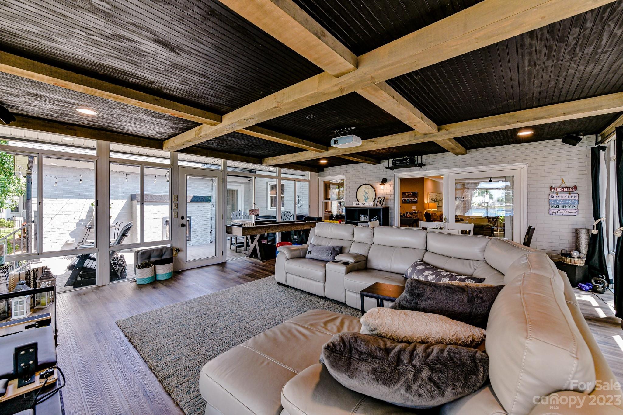 Island Forest - Residential