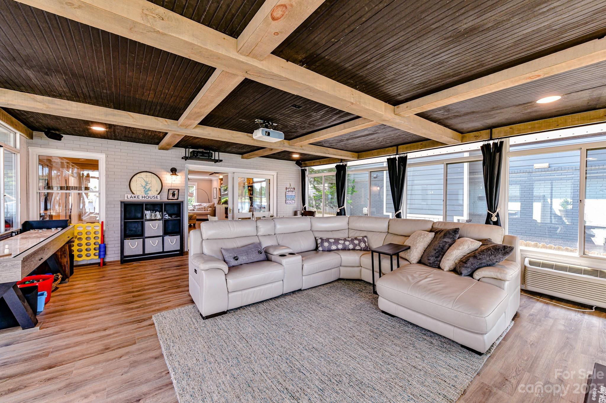 Island Forest - Residential