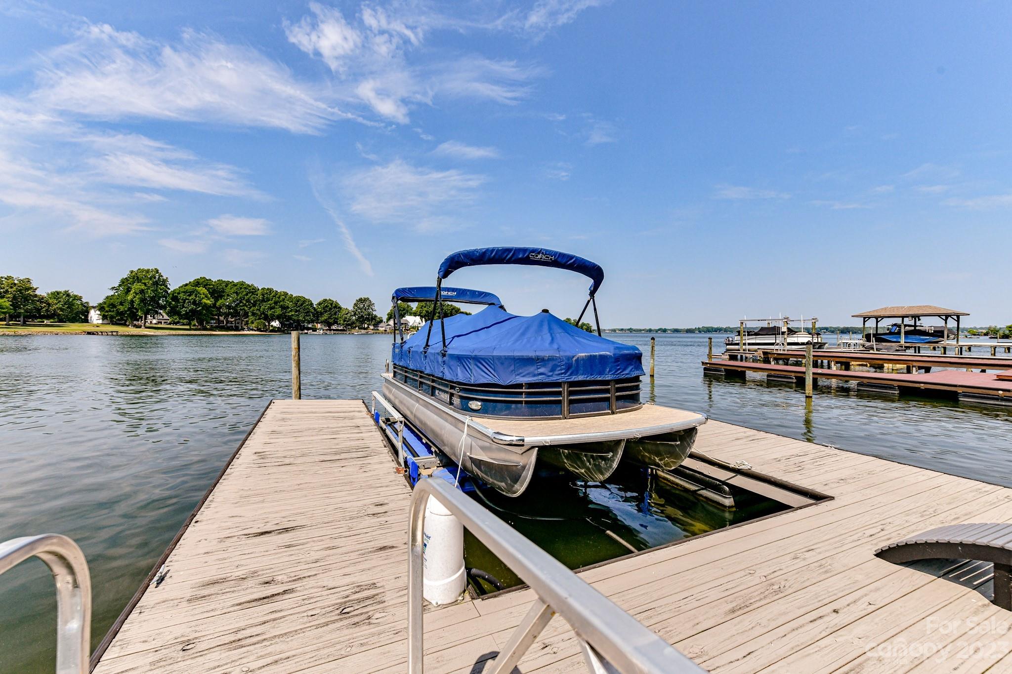 Island Forest - Residential