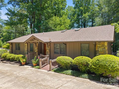 Photo of 3 Westbridge Drive, Hendersonville, NC 28739 (MLS # 4398725)