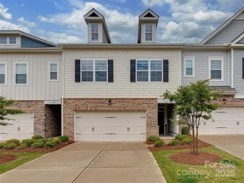 Photo of 3319 Glenn Hope Way, Matthews, NC 28104 (MLS # 4292792)