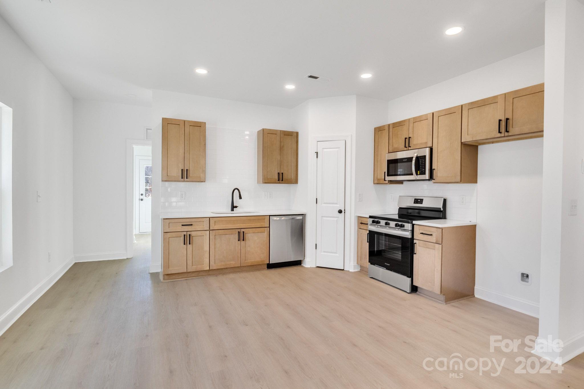 JENKINS HEIGHTS - Residential