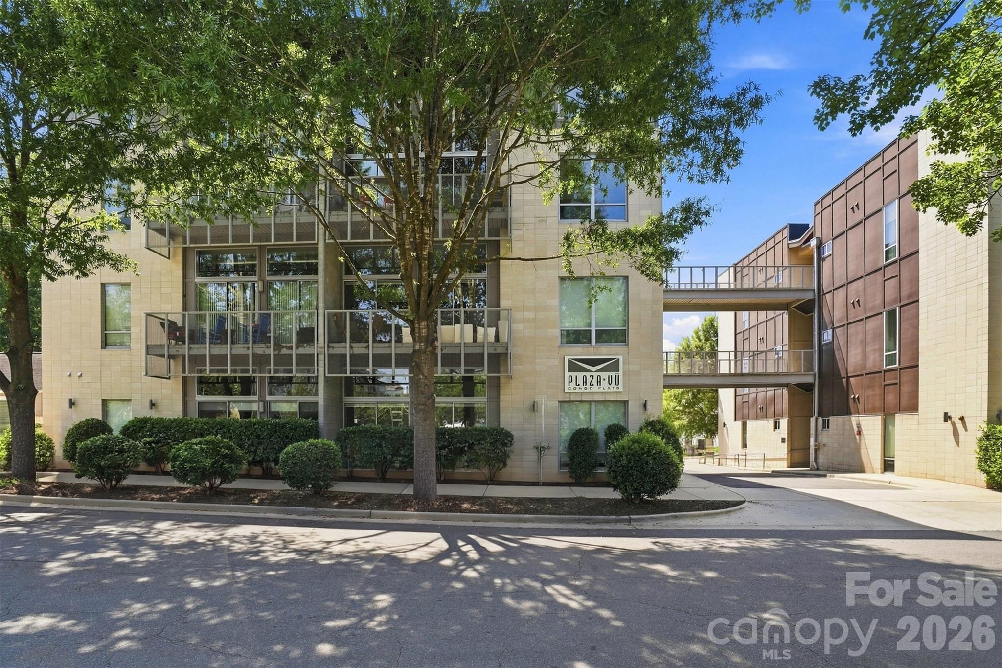 2116 Mcclintock Road