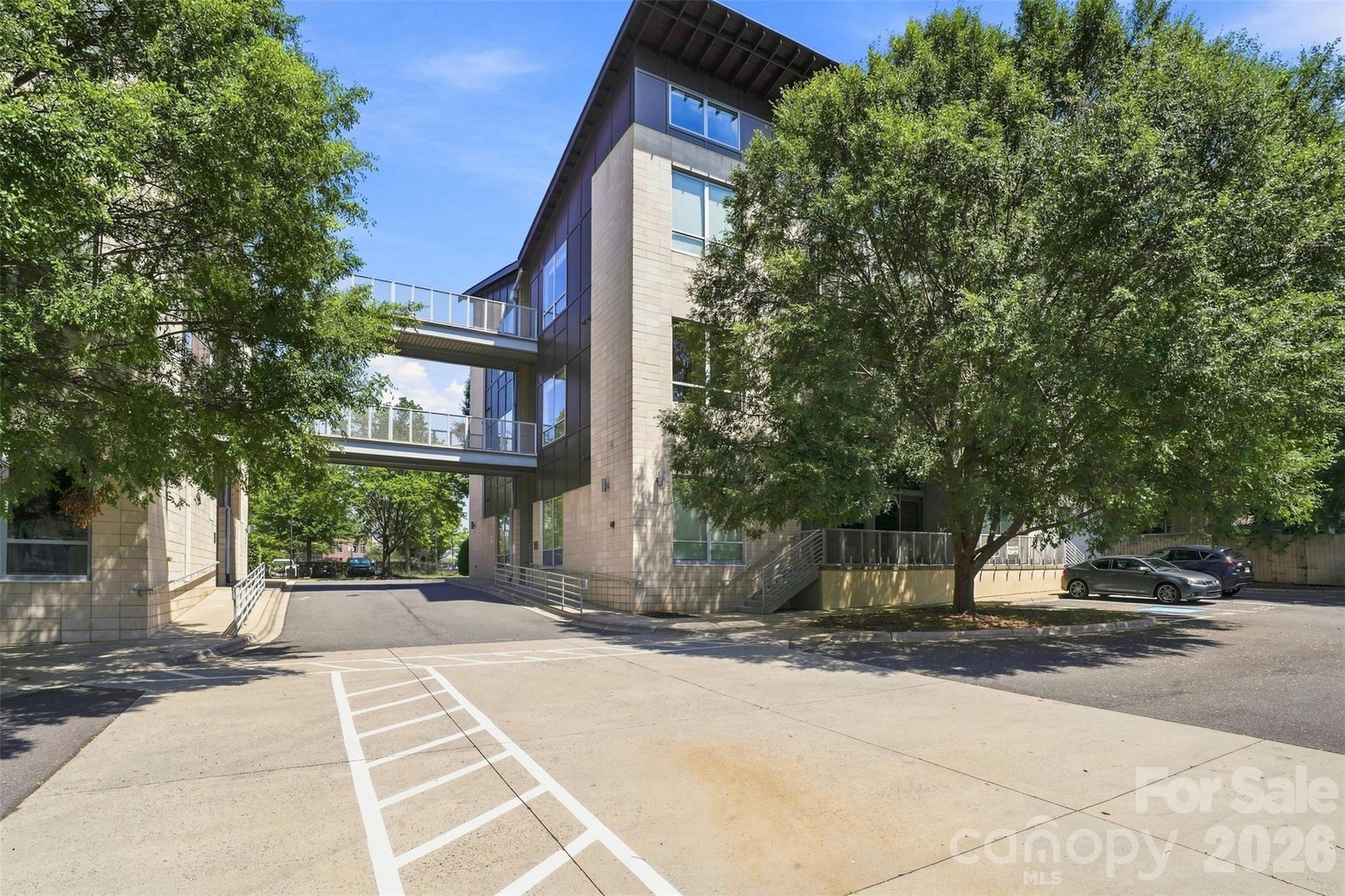 2116 Mcclintock Road