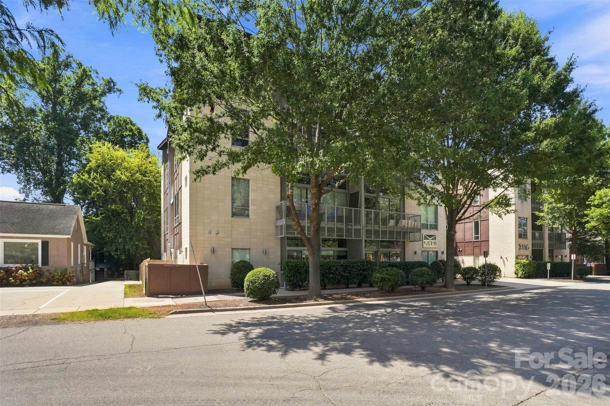 2116 Mcclintock Road