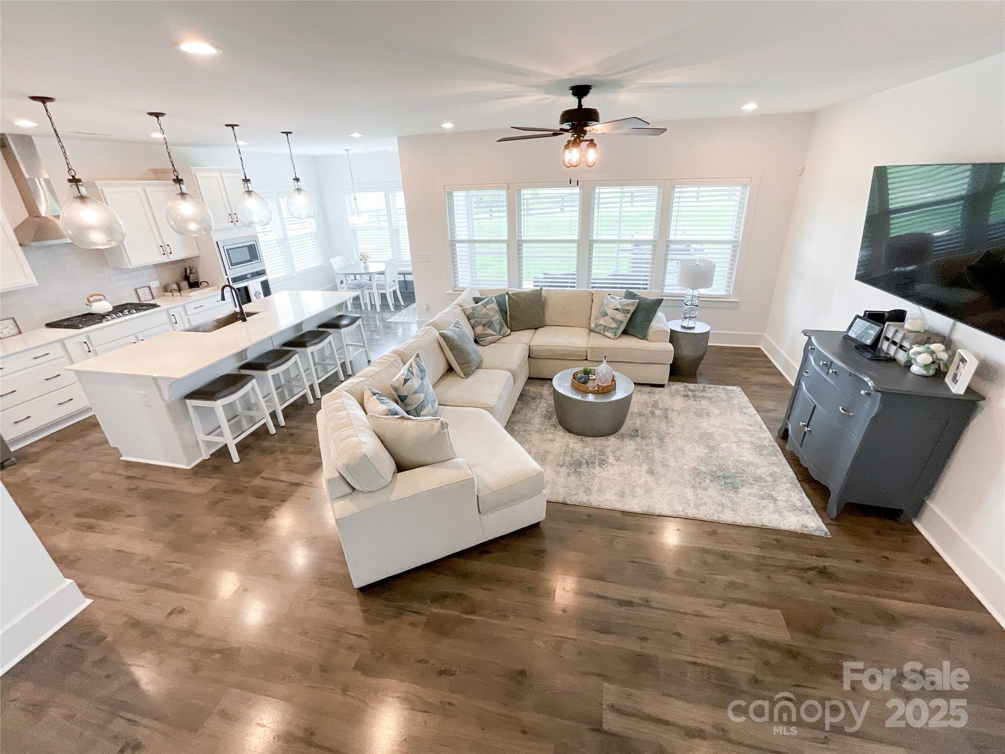 2048 Turnsberry Drive