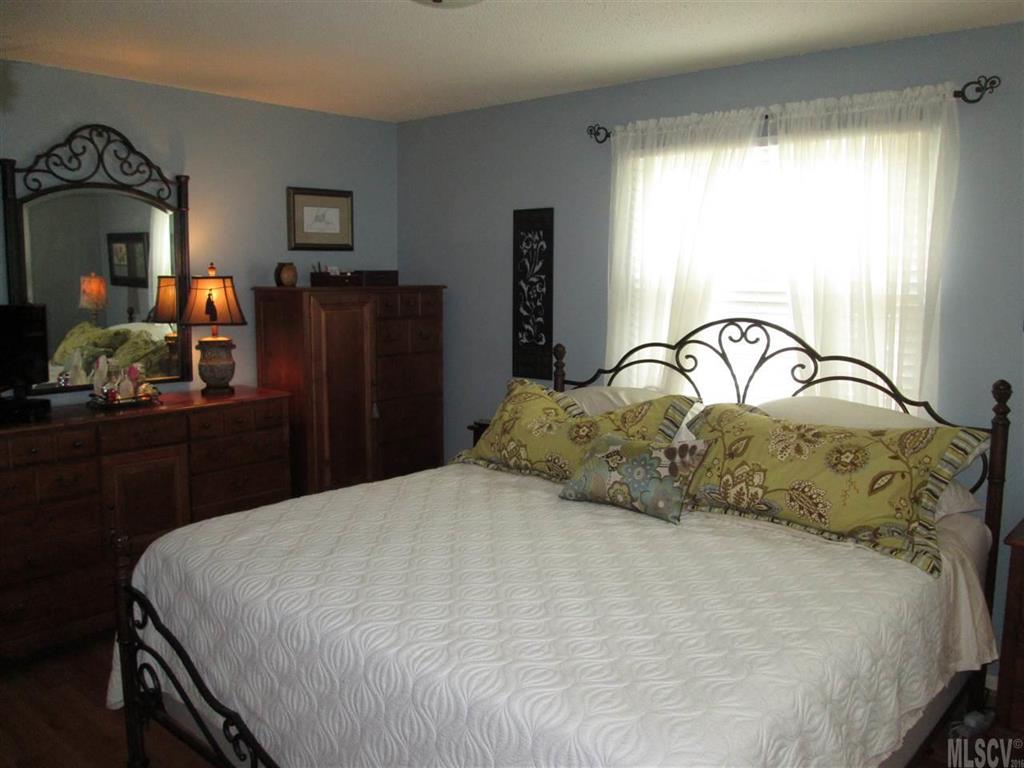 Knollwood - Residential