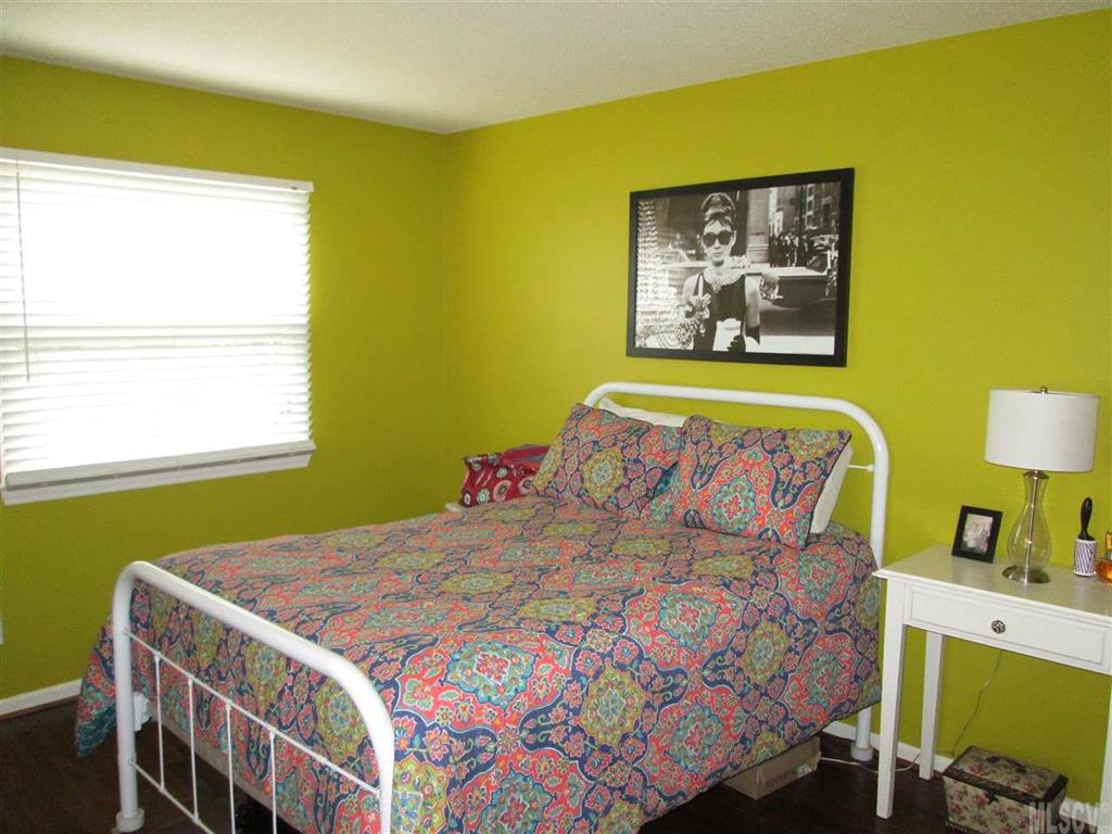 Knollwood - Residential