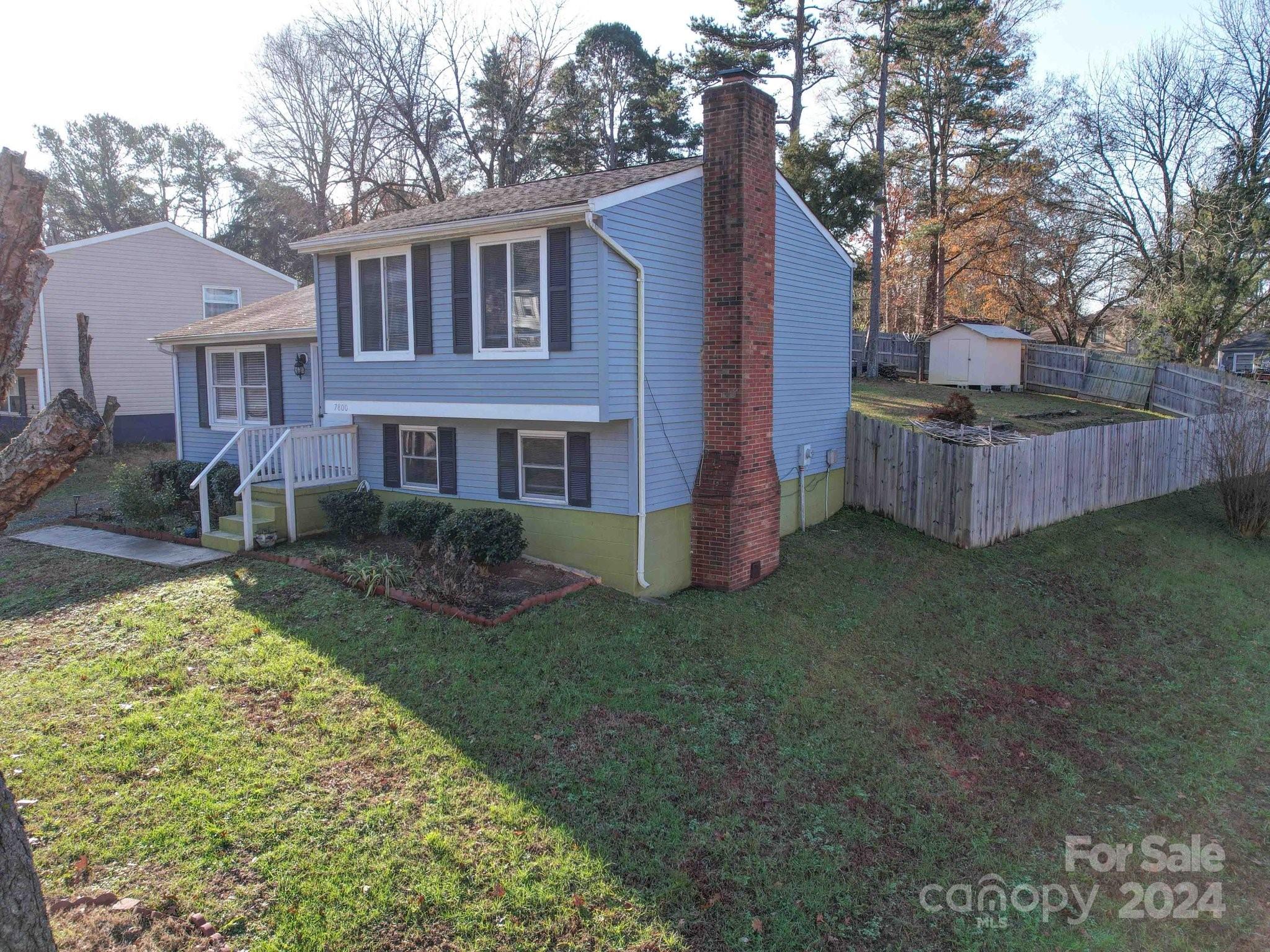 7800 Highbanks Court