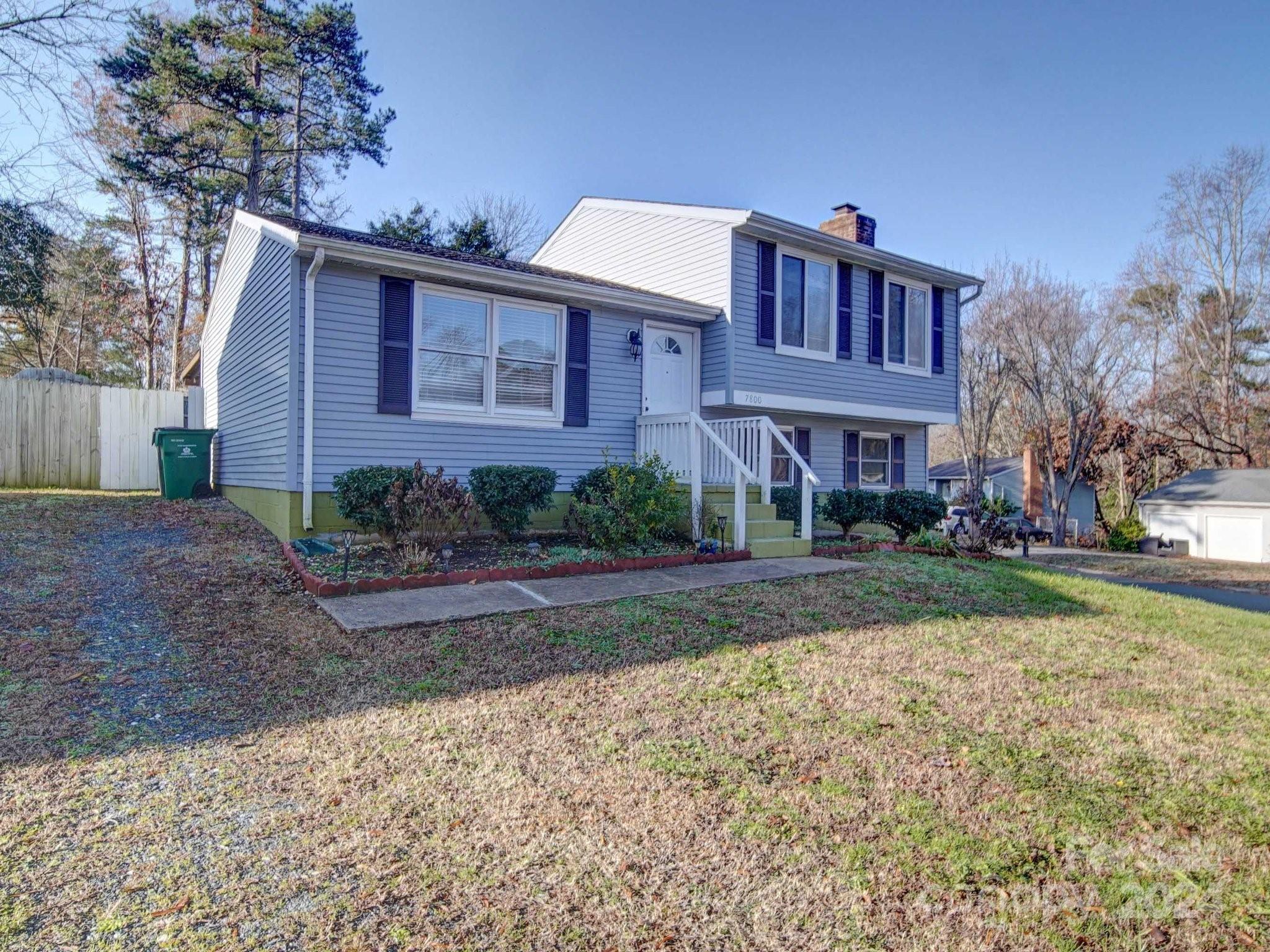 7800 Highbanks Court