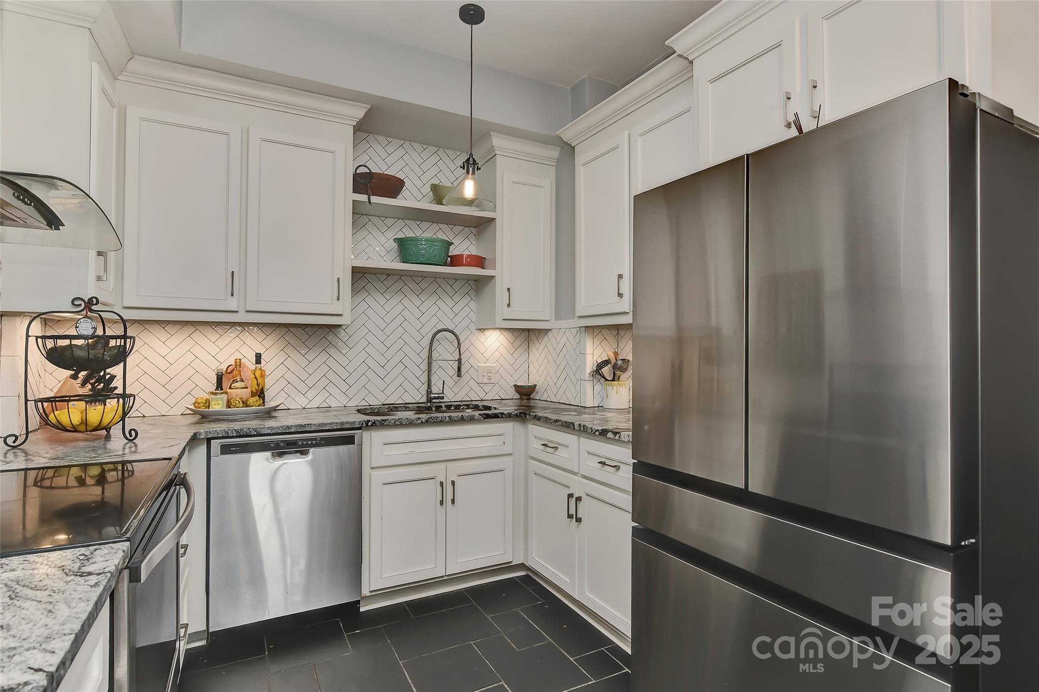 301 W 10th Street 404