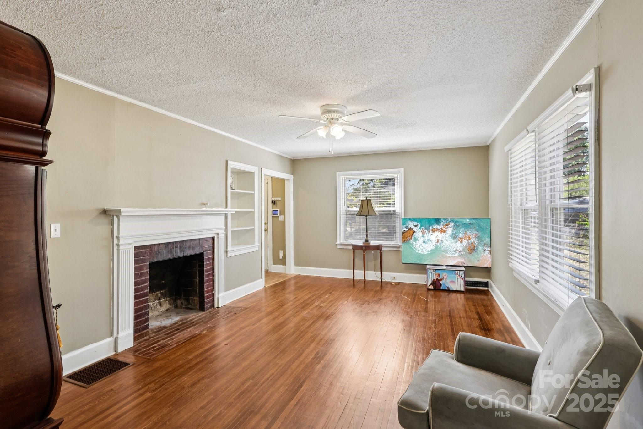 D B Hanna - Residential