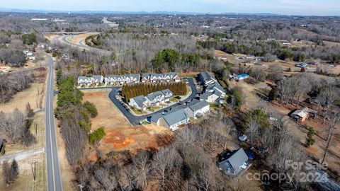 Townhouse in Hickory NC 1990 Talbot Lane 42.jpg