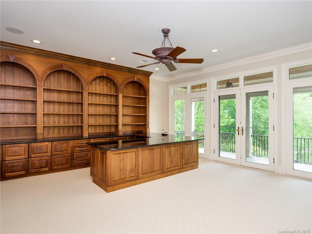 The Peninsula - Residential