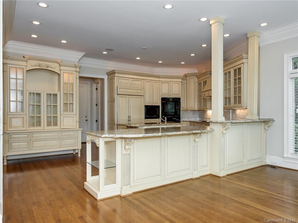 The Peninsula - Residential