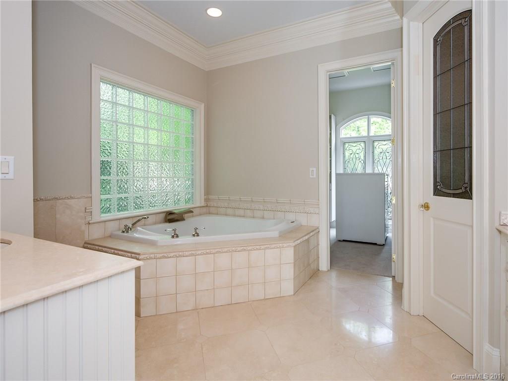 The Peninsula - Residential