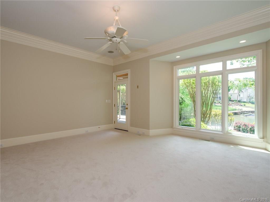 The Peninsula - Residential