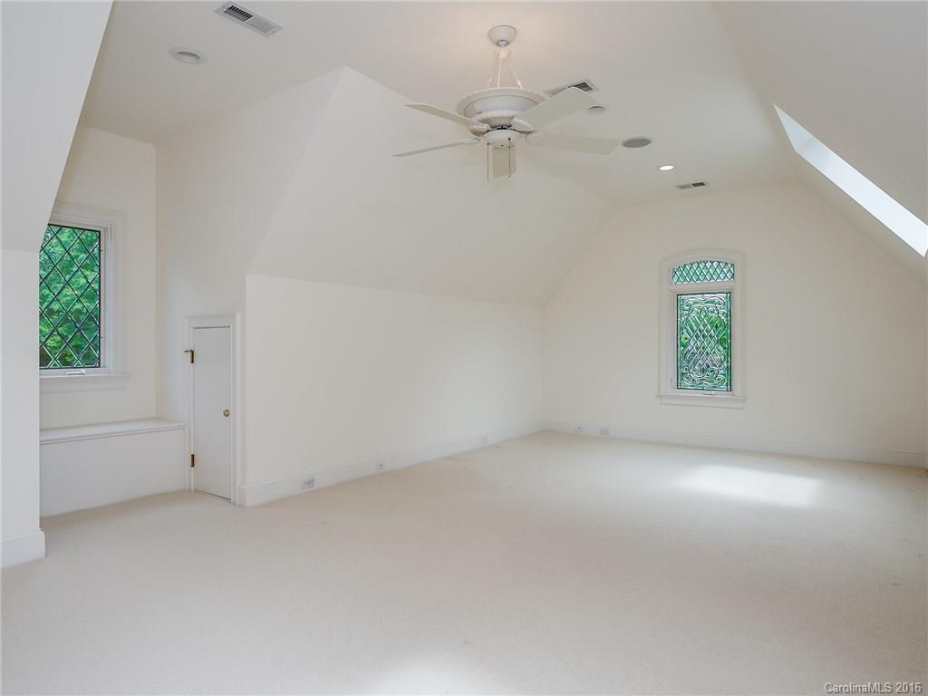 The Peninsula - Residential