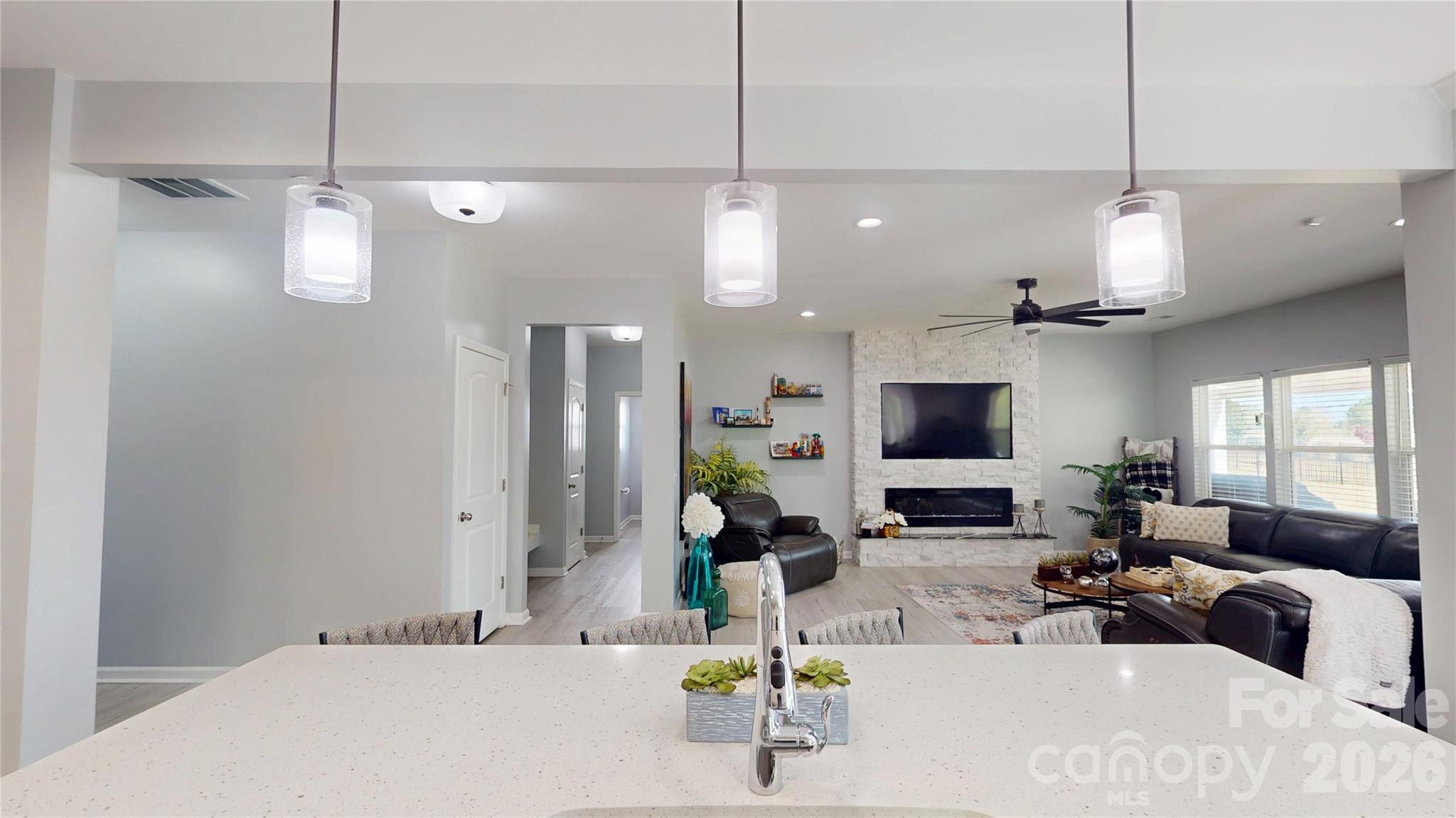 1035 Beacon Avenue 41