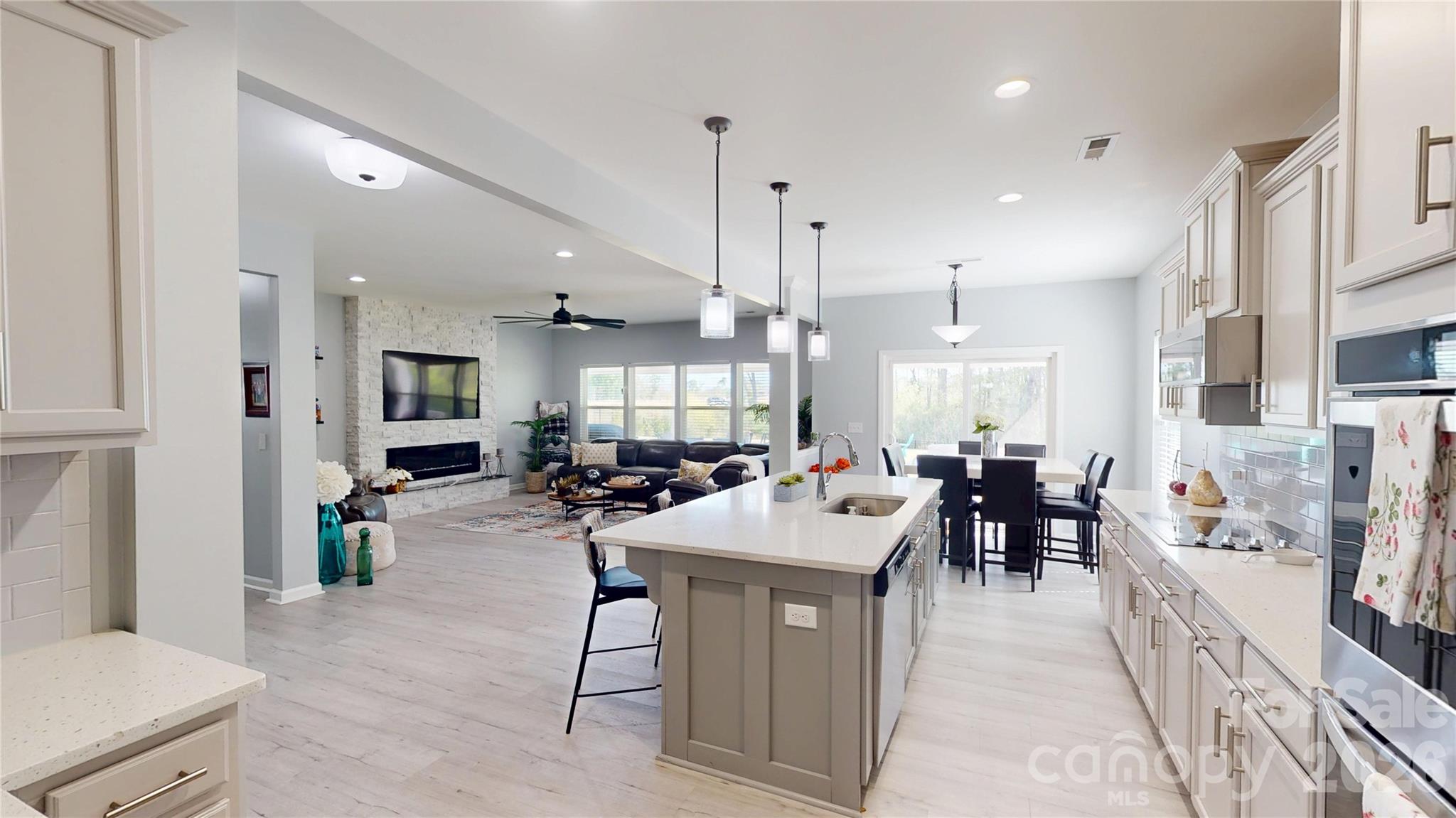 1035 Beacon Avenue 41