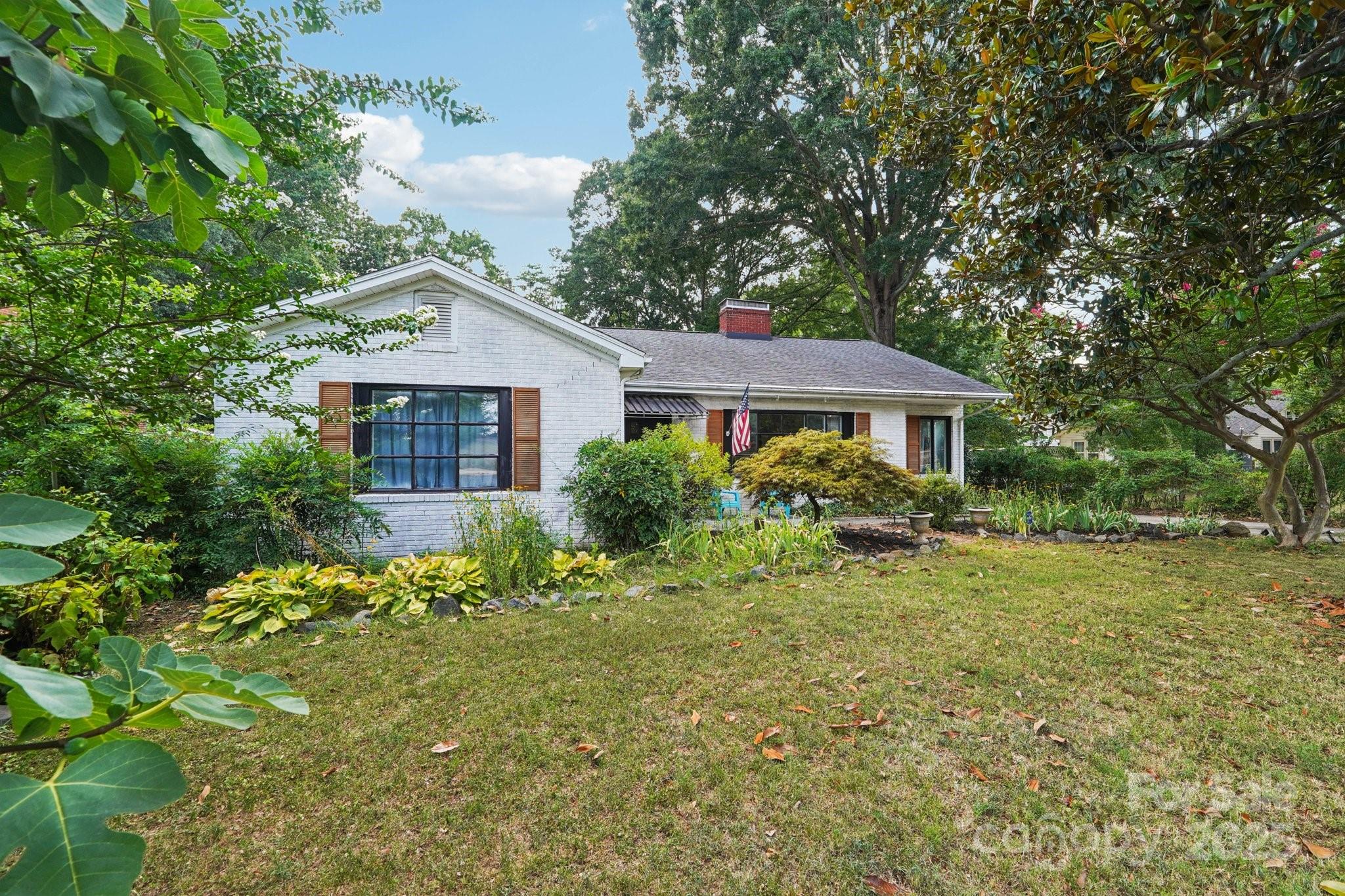 522 Sunnyside Drive SE