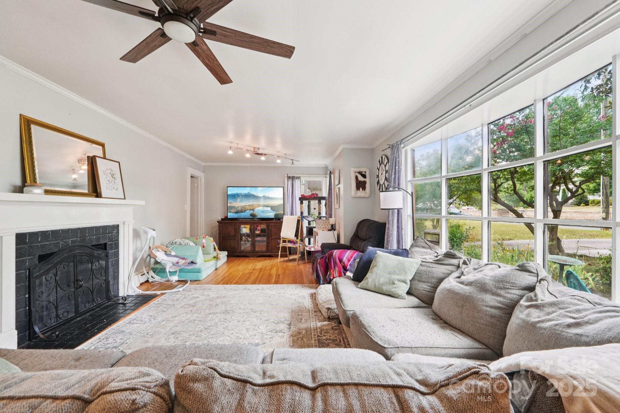 522 Sunnyside Drive SE
