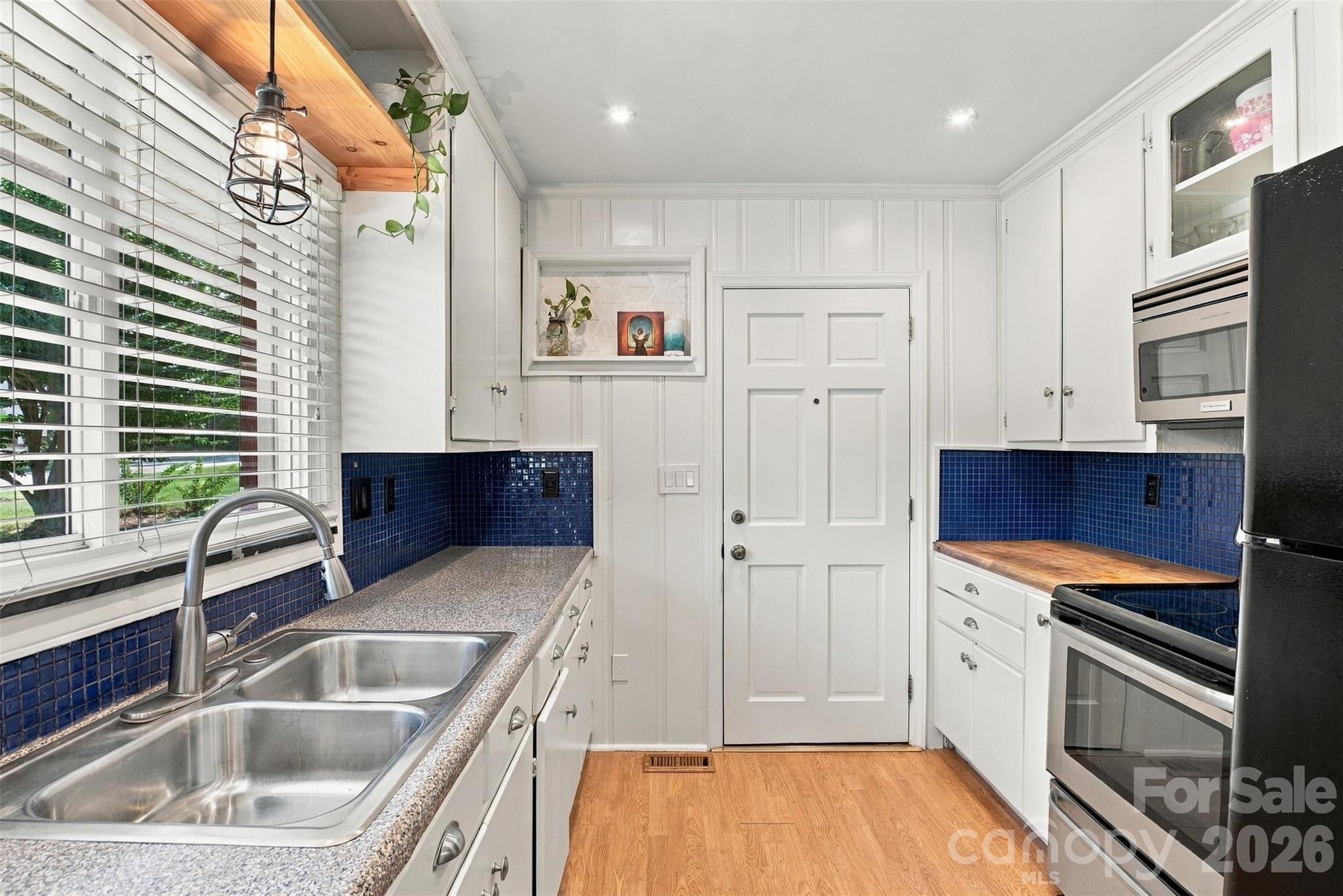 3319 Campbell Drive