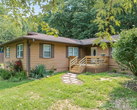 Photo of 2100 Pisgah Highway, Candler, NC 28715 (MLS # 4407732)