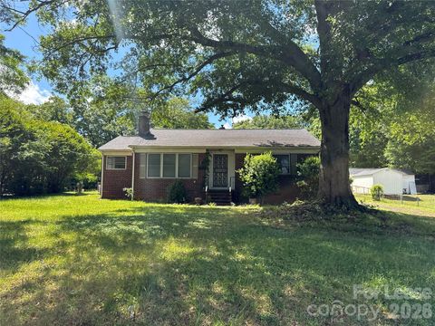 Photo of 106 Crest Street, Mount Holly, NC 28120 (MLS # 4384942)
