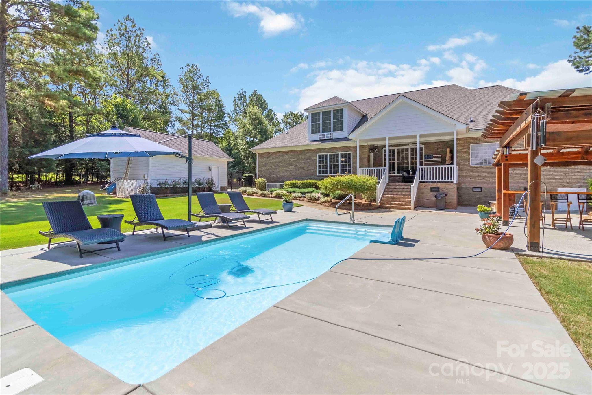 Holland Springs - Residential