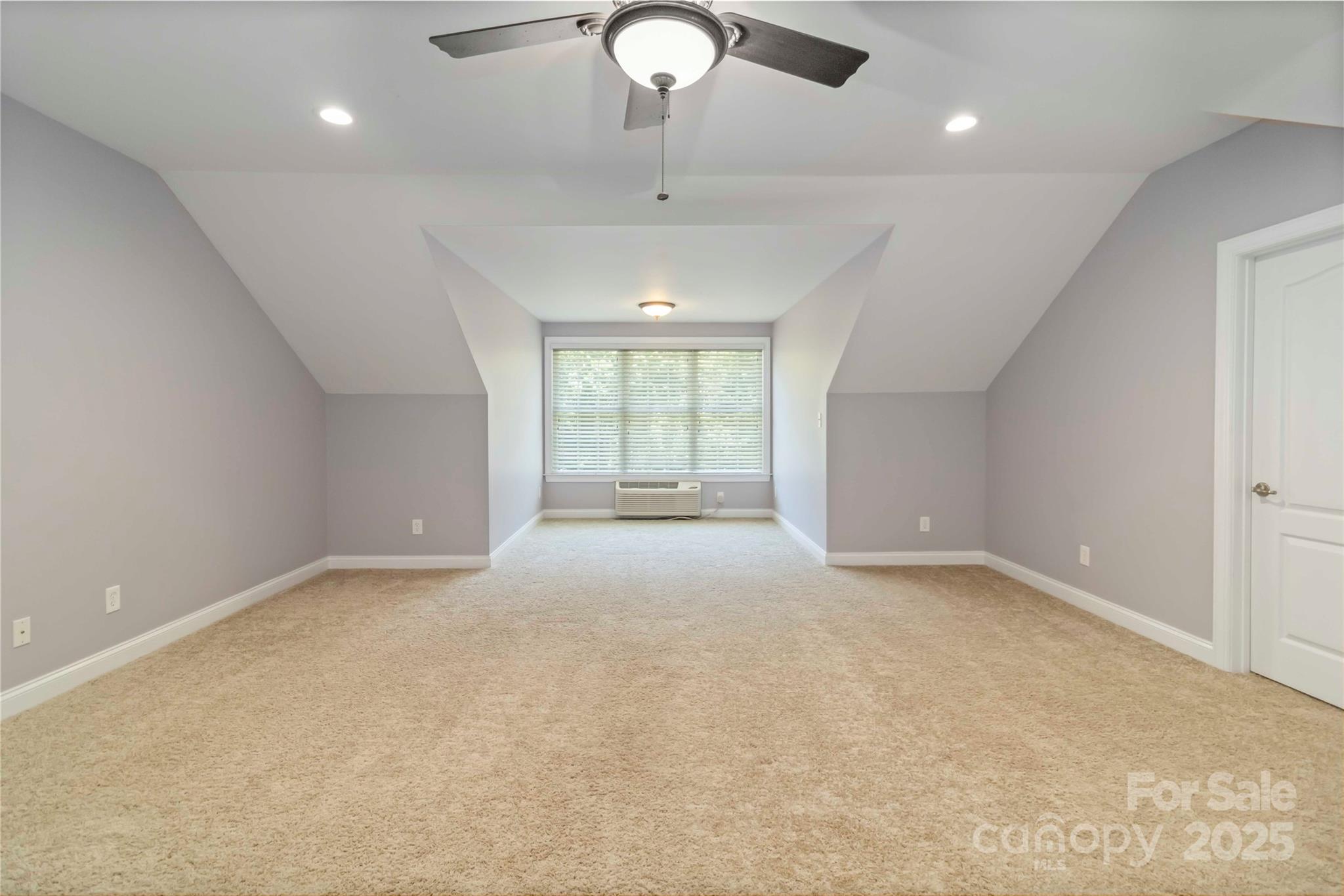 Holland Springs - Residential