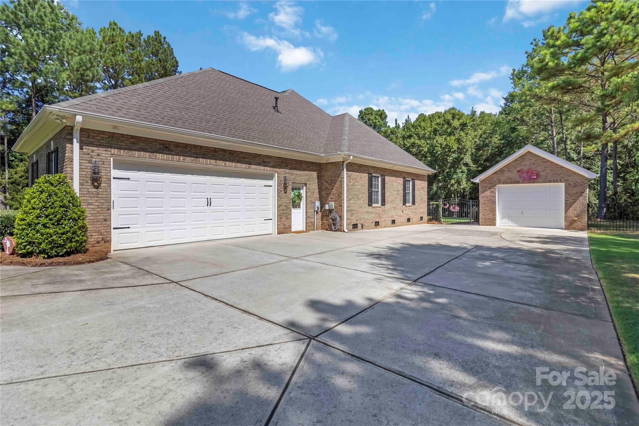 Holland Springs - Residential