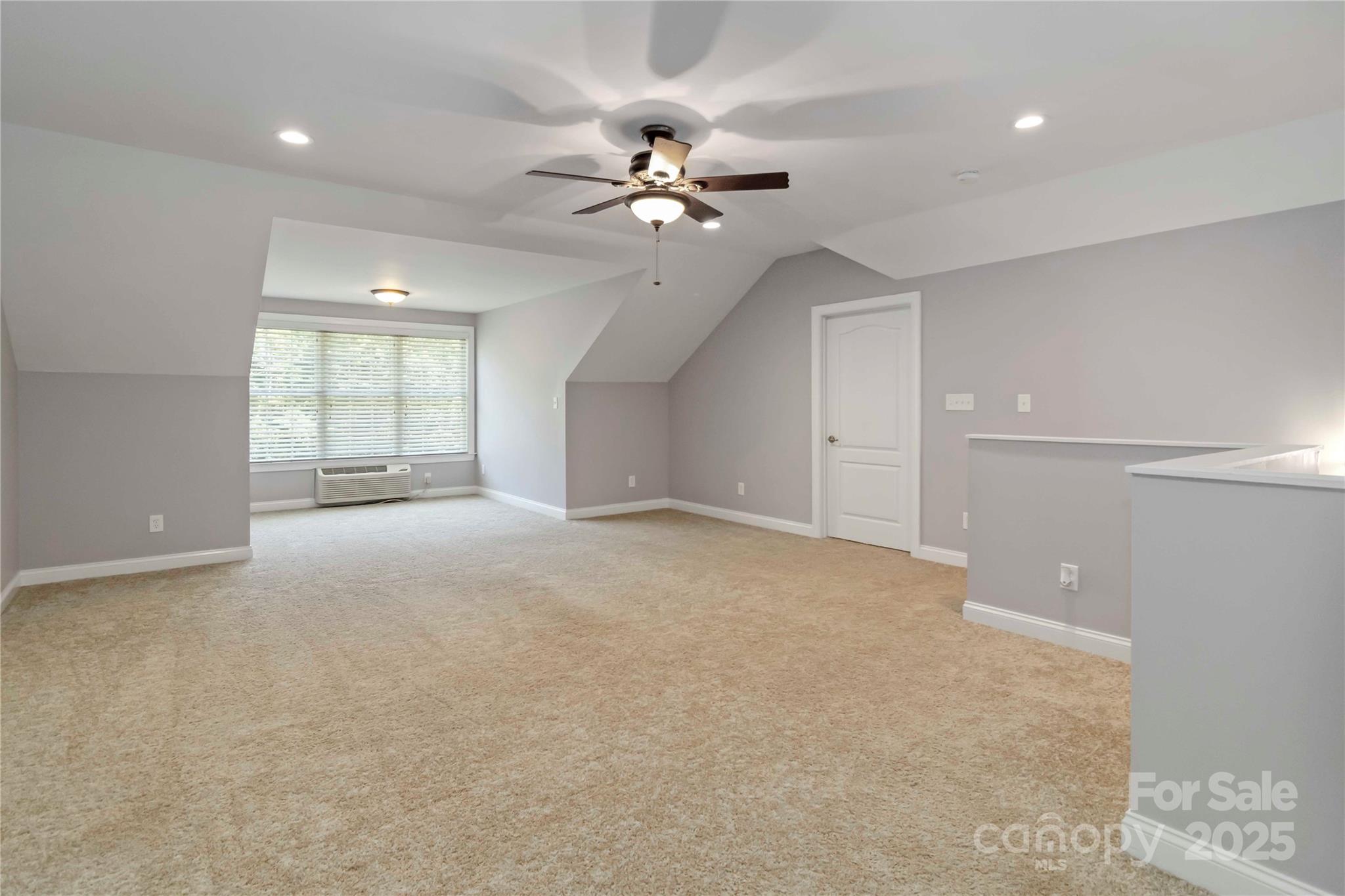 Holland Springs - Residential