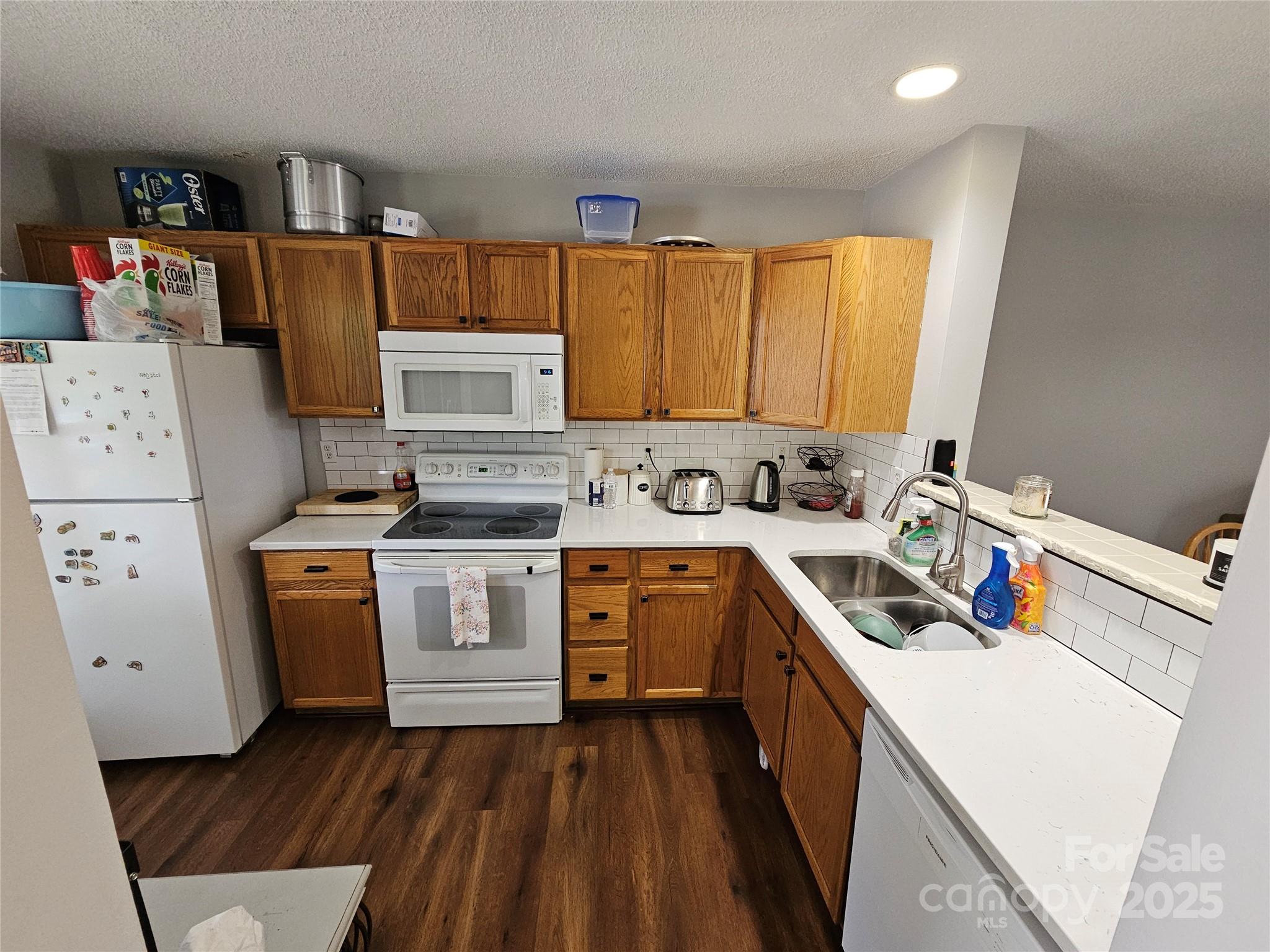 7562 Petrea Lane