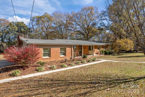 Photo of 624 Patricia Avenue, Harrisburg, NC 28075 (MLS # 4321459)