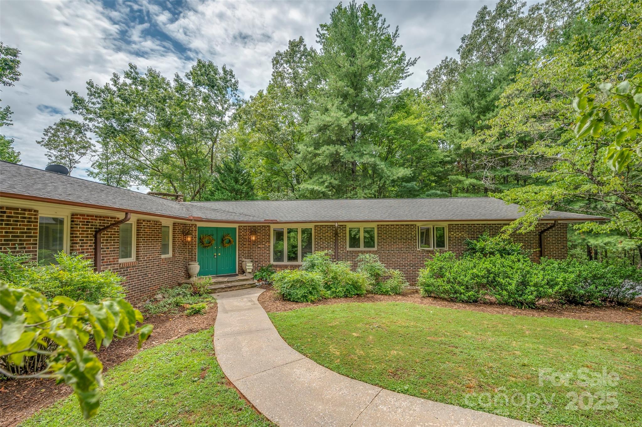 106 Blue Bird Lane