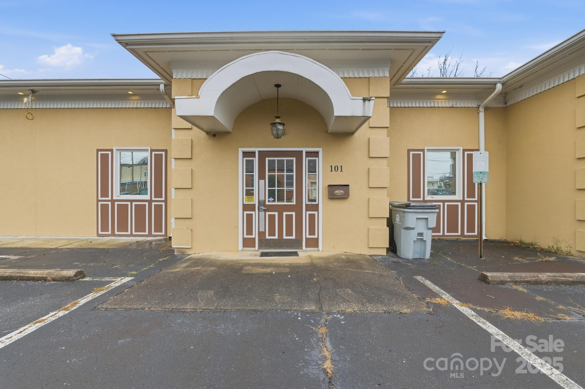 101 Willow Street NW