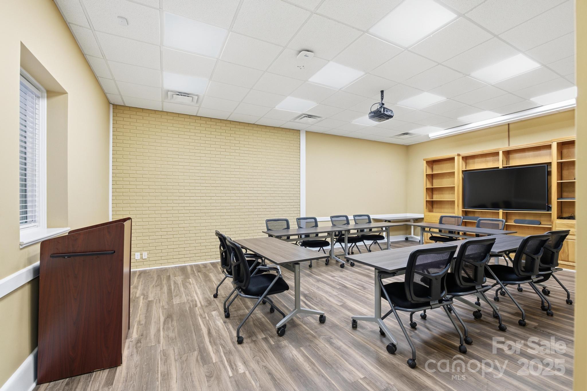 101 Willow Street NW