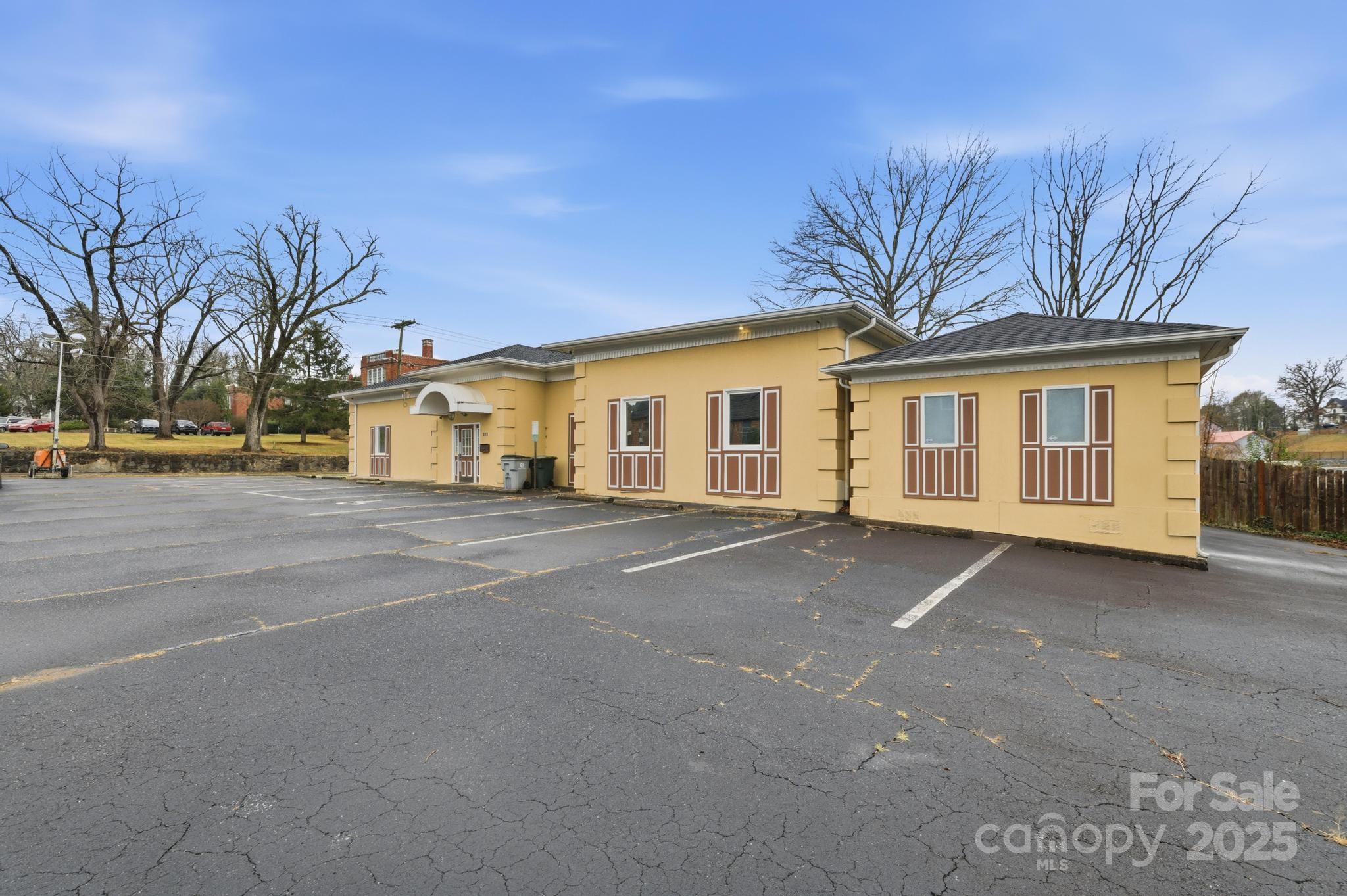 101 Willow Street NW