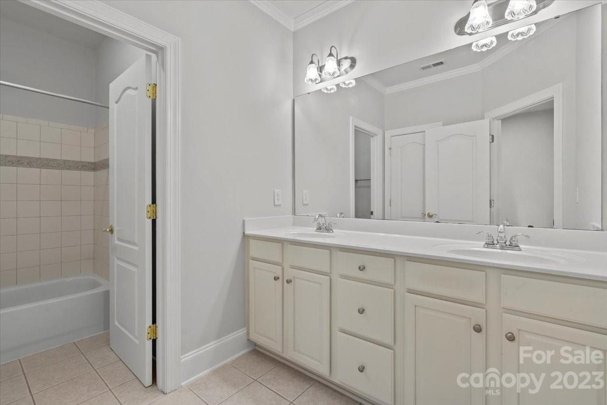 Harrogate at the Lake - Residential